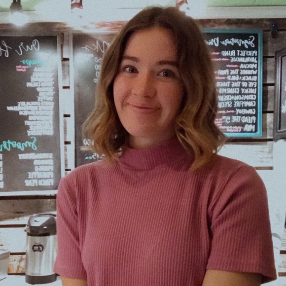 Meet your Posher, Nichole - Picture 1 of 1